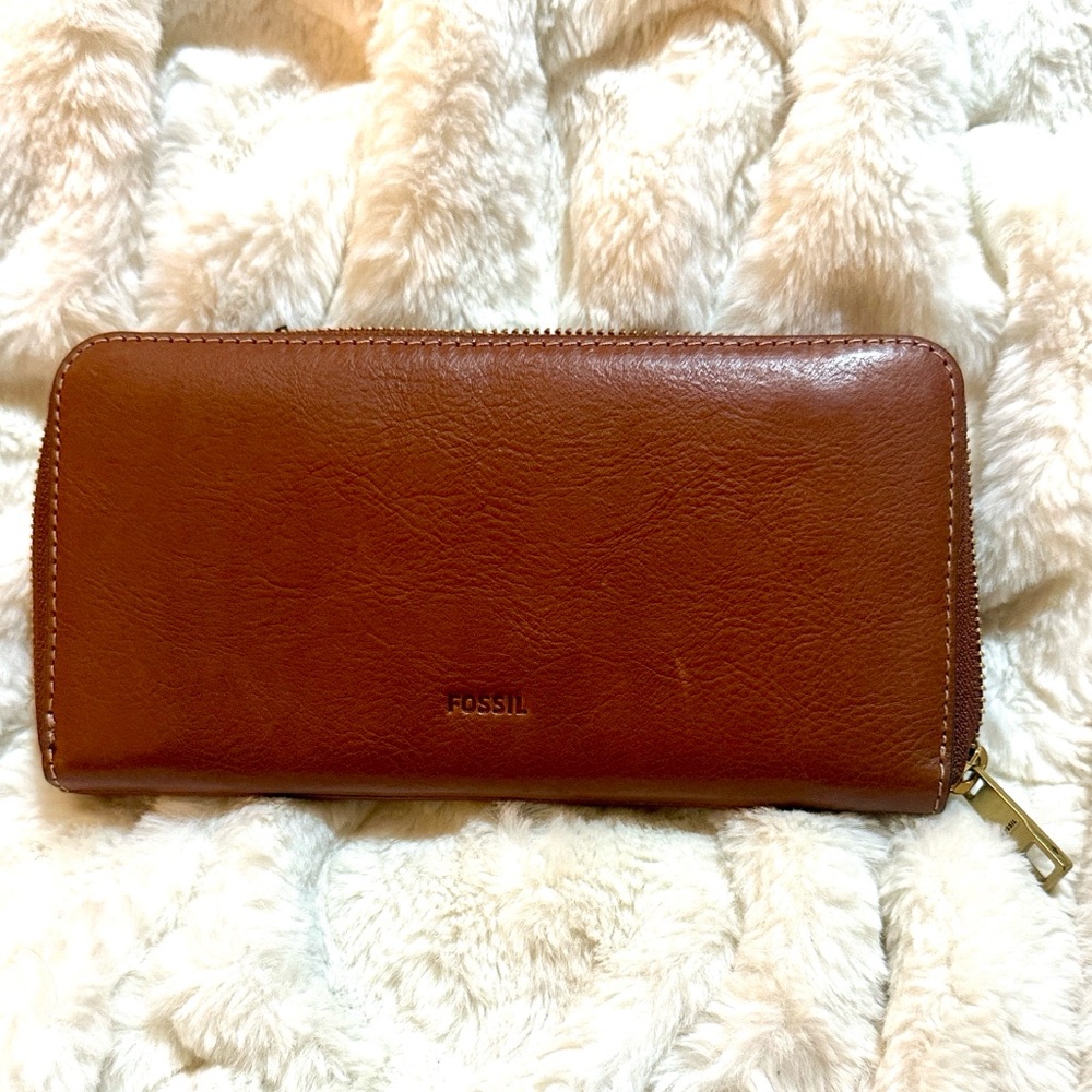 3/20 Fossil RFID Blocking Cowhide Leather Zip Around Women’s Wallet Brown